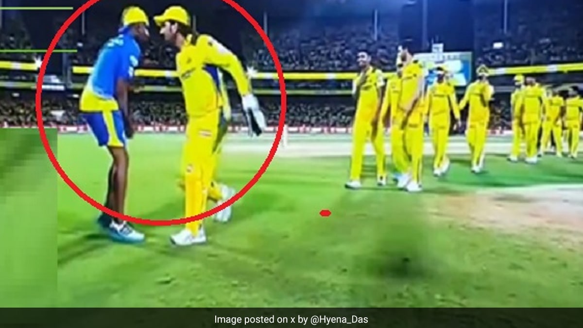 MS Dhoni's Viral Moment With Bravo As Thala Scares CSK Bowling Coach. Watch