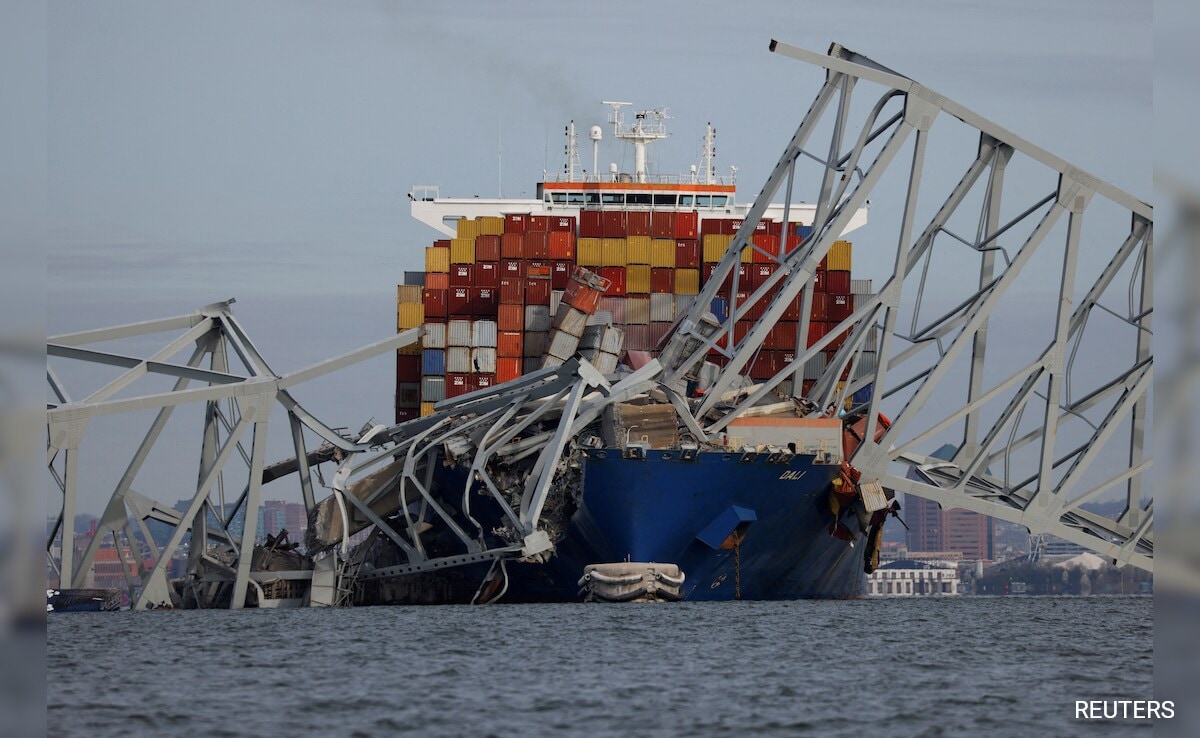Minutes After Departure, Faltering Container Ship Crashes Into US Bridge