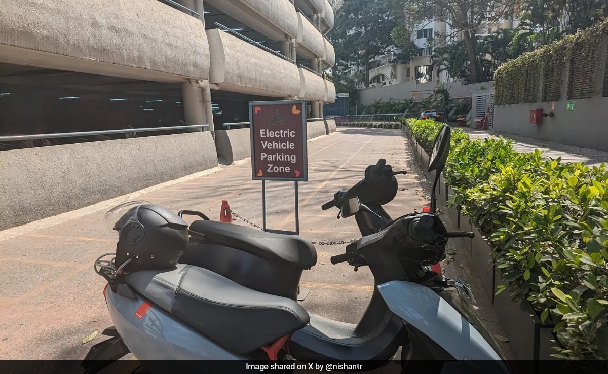 X User Criticises Bengaluru Mall's EVs Parking Space, Ather Exec Reacts